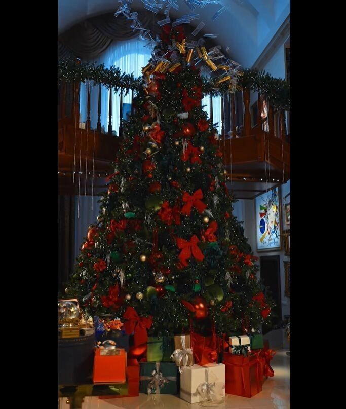    Елка Филиппа Киркорова к Новому году-2026   ВКонтакте Филипп Киркоров