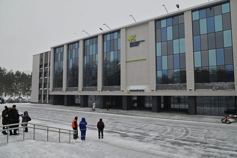    Губернатор Андрей Травников провел совещание в Областной клинической больнице. Фото: правительство Новосибирской области