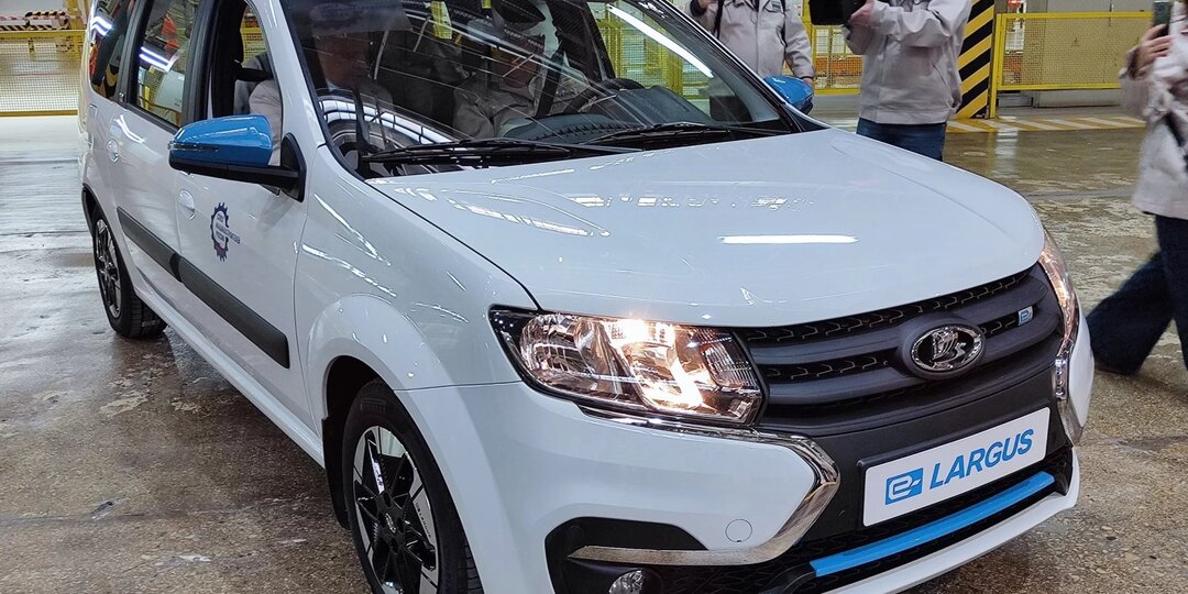 Максим Соколов переплюнул Илона Маска: e-Largus оказался дороже Tesla 3. Как такое возможно?