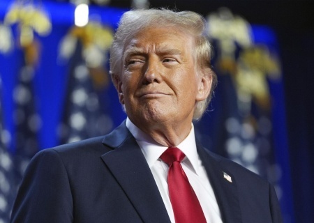    Трамп поговорит с Путиным и примет Зеленского во Флориде. Евросоюз обеспокоен