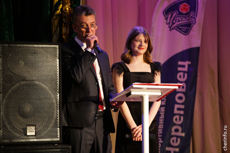    Церемония вручения городской премии "Путь к Олимпу" прошла 26 декабря в филармонии.