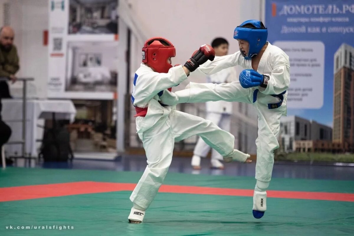    В Тюмени проводят первенство по армейскому рукопашному бою