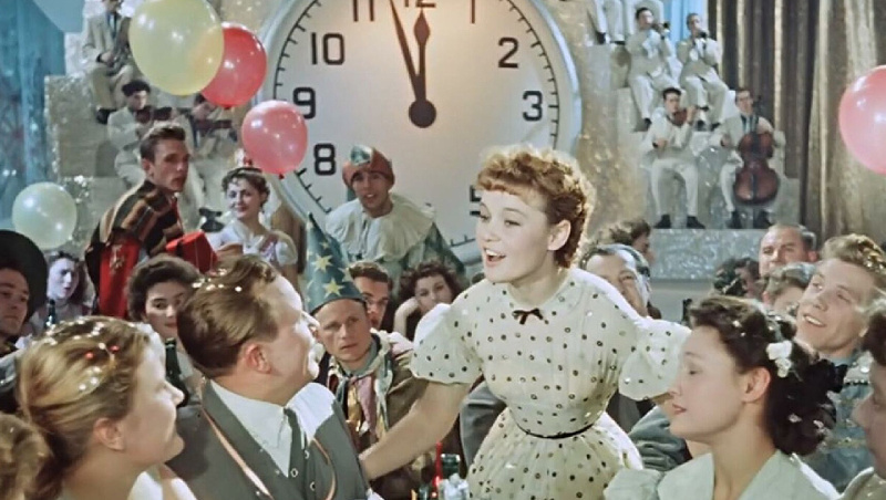    Кадр из фильма "Карнавальная ночь" / kp.ru