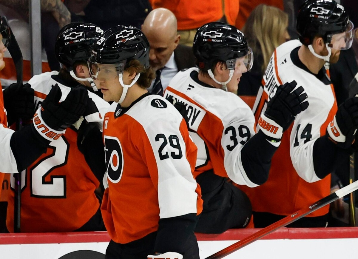     В Филадельфии предложили подарки для россиян: Мичкову — книгу Карнеги, Гребёнкину — беспилотную машину