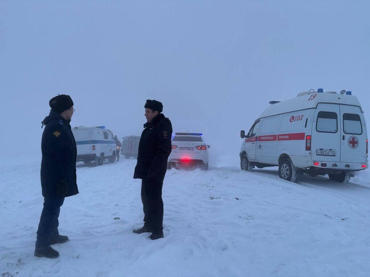    Сотрудники правоохранительных органов на месте происшествия в Якутске | © Фото : Прокуратура Республики Саха (Якутия)