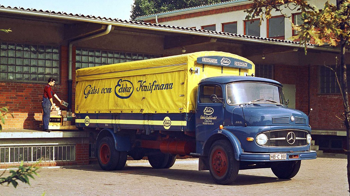 Стандартный «короткокапотный» грузовик Mercedes-Benz L322