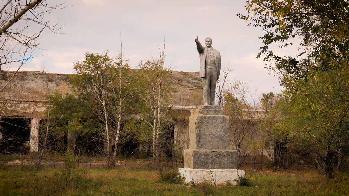 Памятник Ленину в селе Калачи