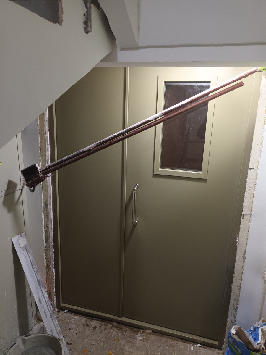 новая тамбурная дверь