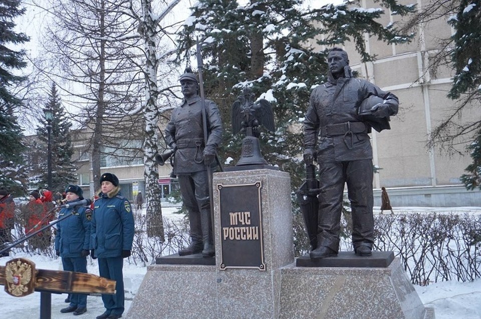    Монумент был открыт в День спасателя. Фото: ГУ МЧС Свердловской области