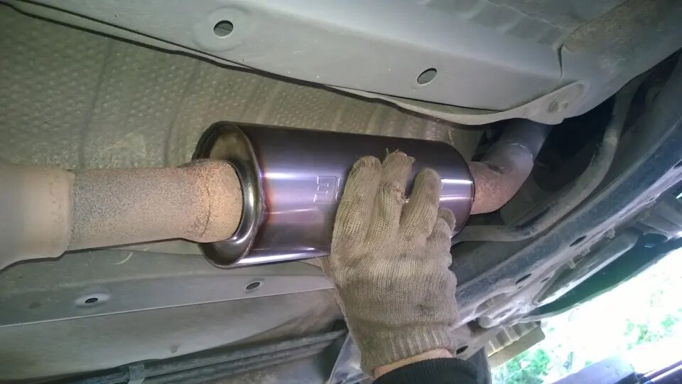 Удаление катализатора на легковом автомобиле