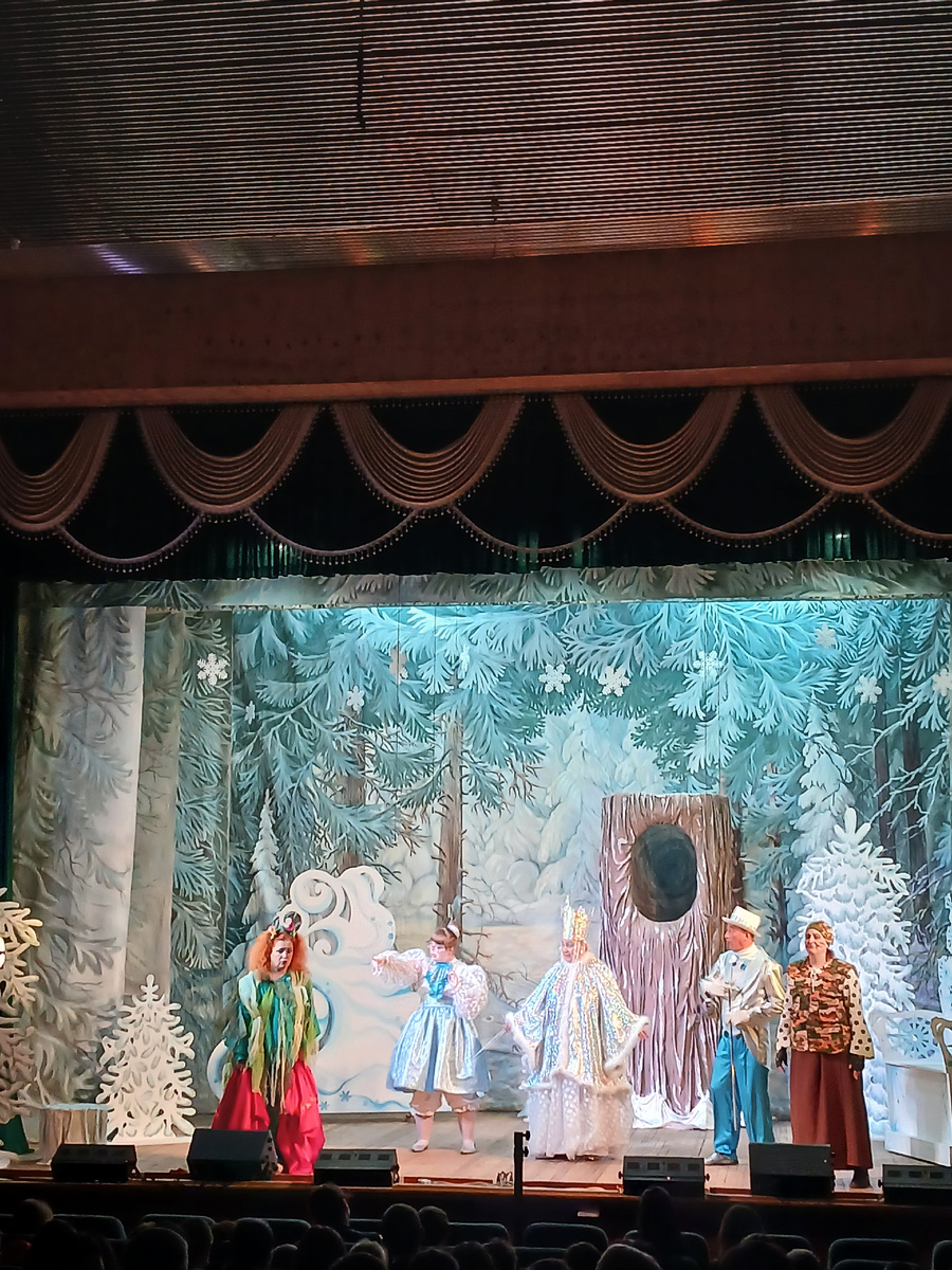 Сказка на сцене ЦДТ "Радуга"