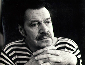 Анатолий Никаноркин. В 85-м я ночевал в его пустующей ялтинской комнате, а в 89-м долго беседовал по телефону из московской квартиры Никиного отчима Олега.