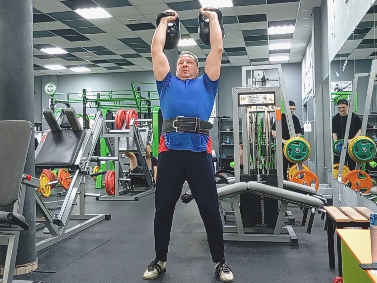 ....в верхней фазе обращены вперёд. 