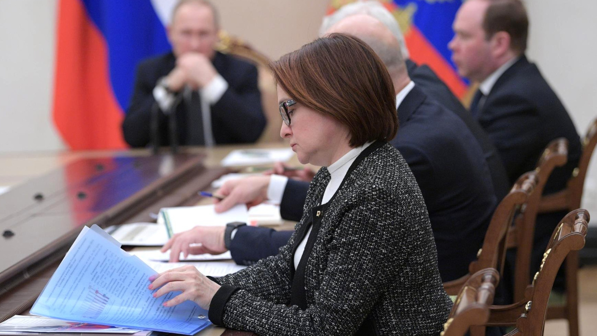 Центробанк в стороне? Почему Путин попросил Набиуллину чаще бывать в правительстве