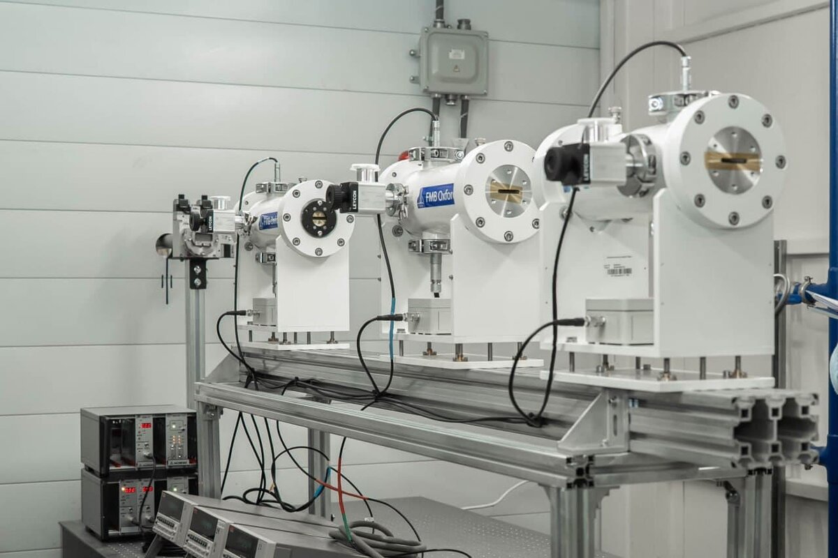   Первая исследовательская станция в экспериментальном зале ЦКП «СКИФ»