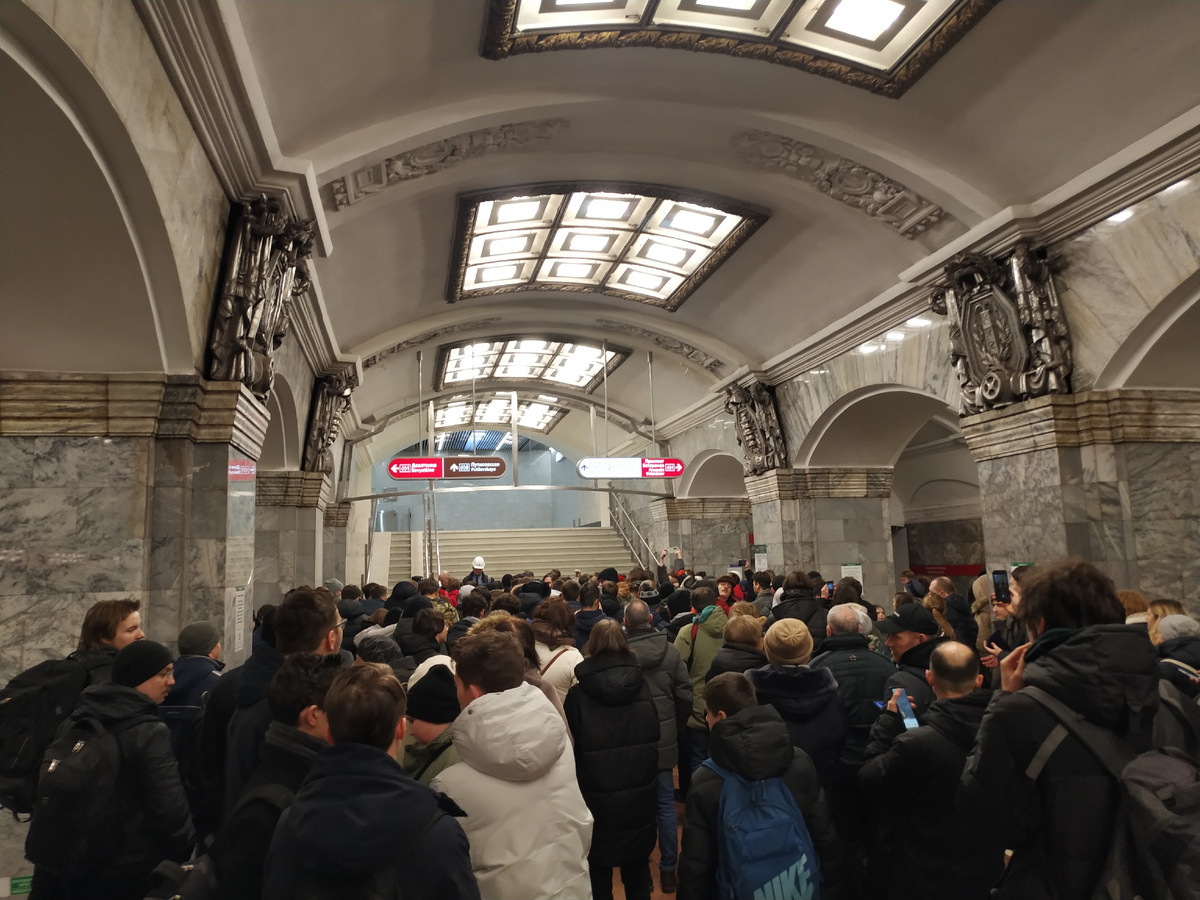 В процессе ожидания открытия новой линии. Фото автора