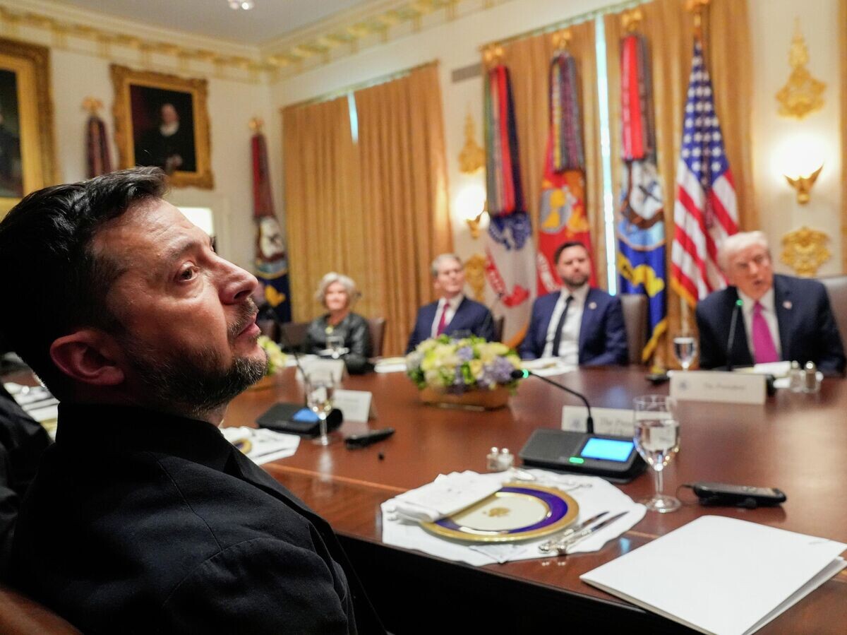    Владимир Зеленский во время встречи с президентом США Дональдом Трампом | © AP Photo / Alex Brandon