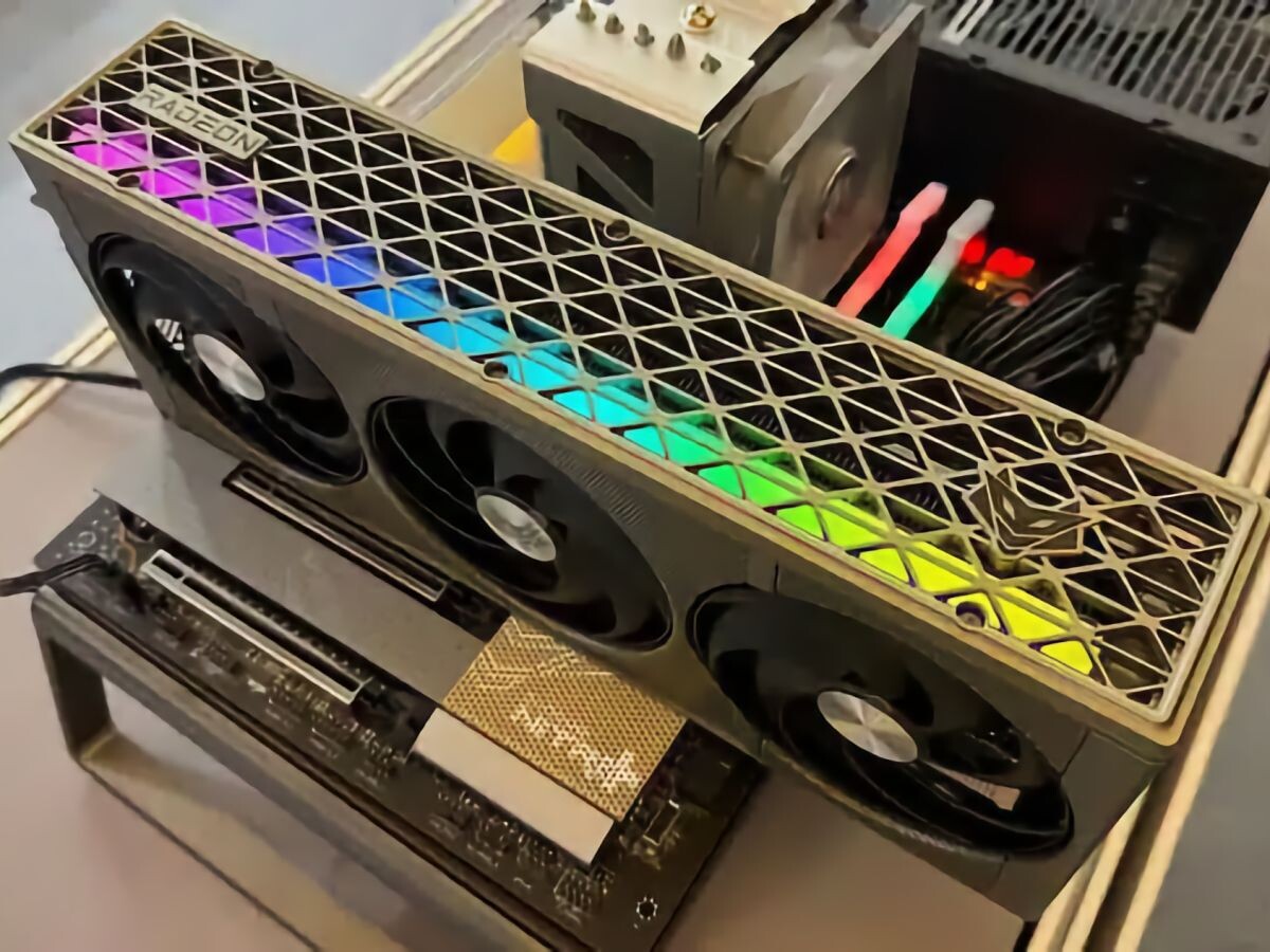    Sapphire выпустила видеокарту Radeon RX 9070 XT с «беспроводным» подключением