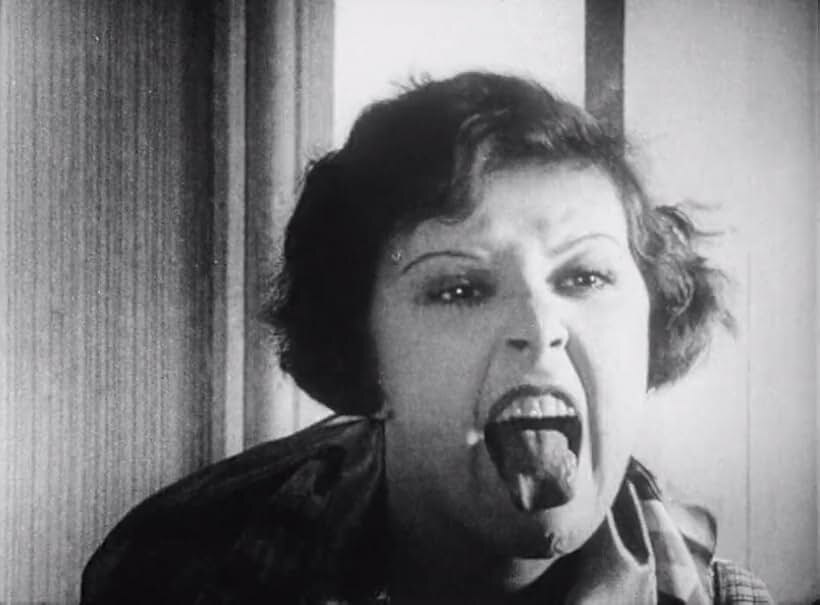 Кадр из фильма "Андалузский пес"