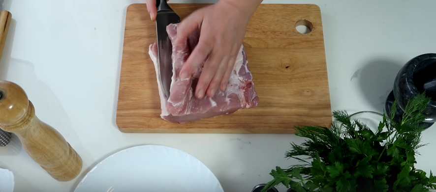 Мясо разрезаем вдоль
