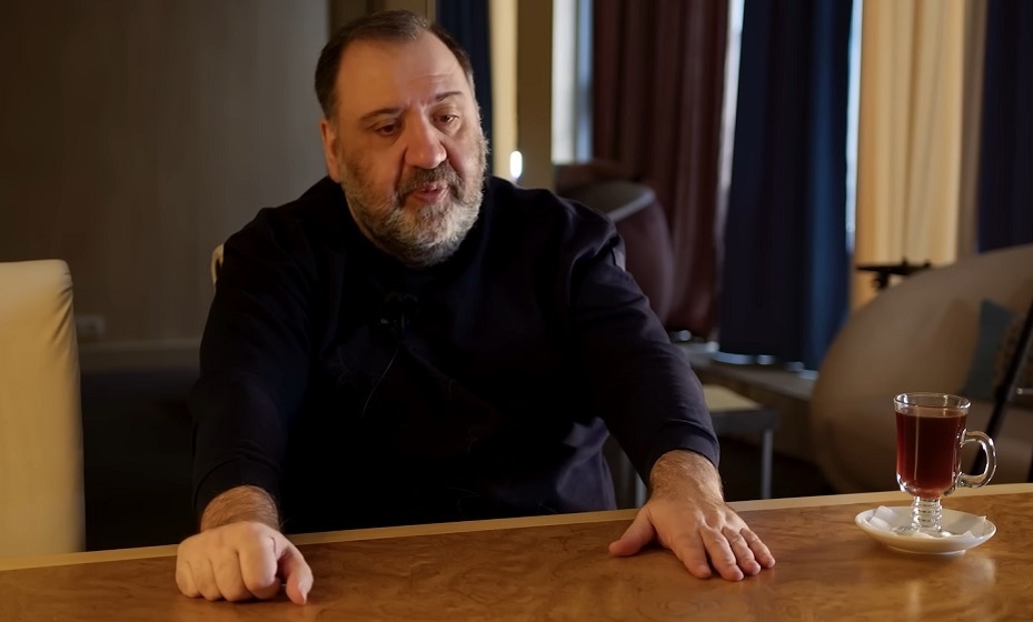    Агент Гурцкая: Матч «Спартака» и «Динамо»? Это были две дворовые команды. Фото: YouTube-канал Михаила Борзыкина