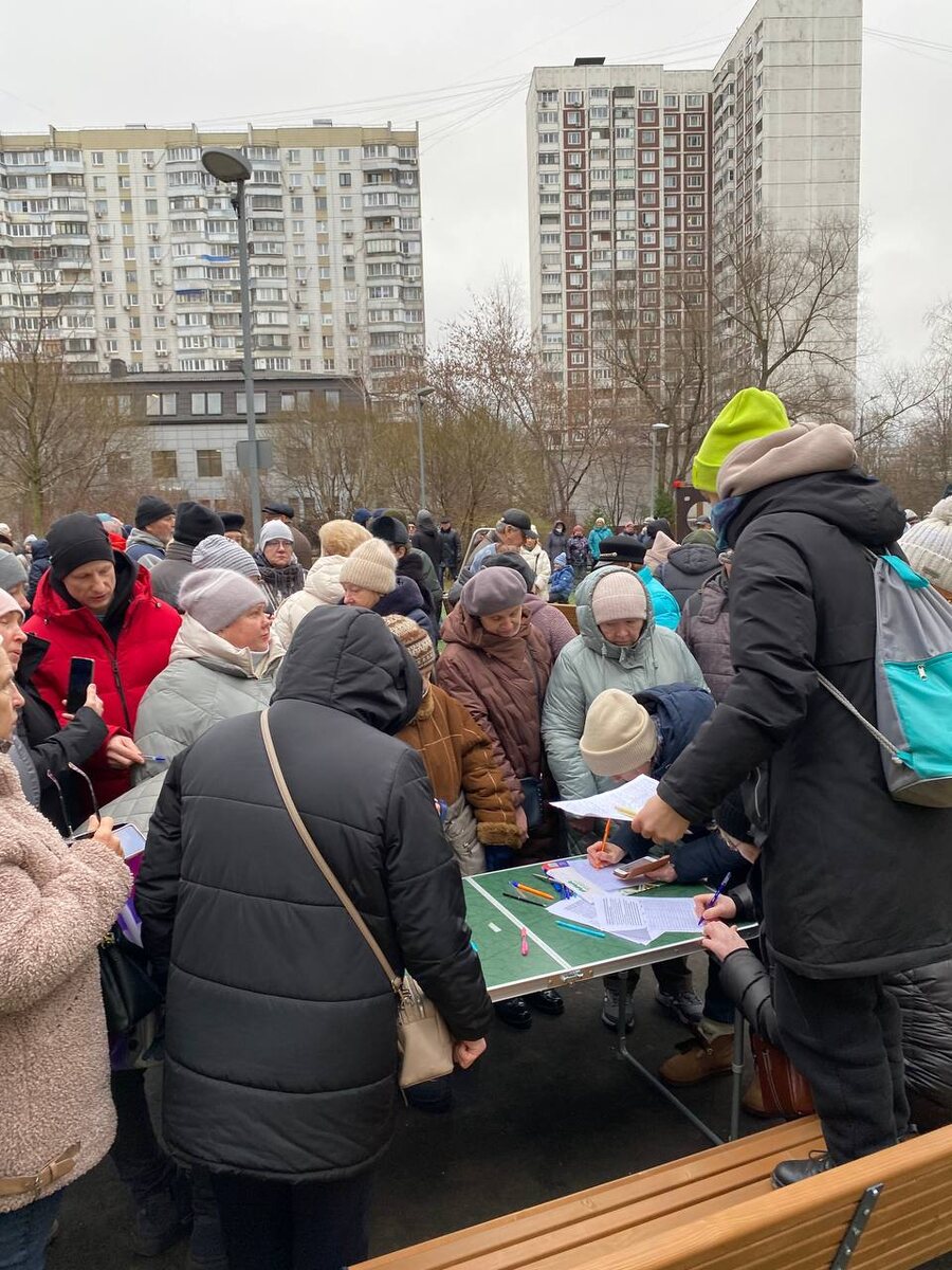 Сбор подписей против ликвидации поликлиники.