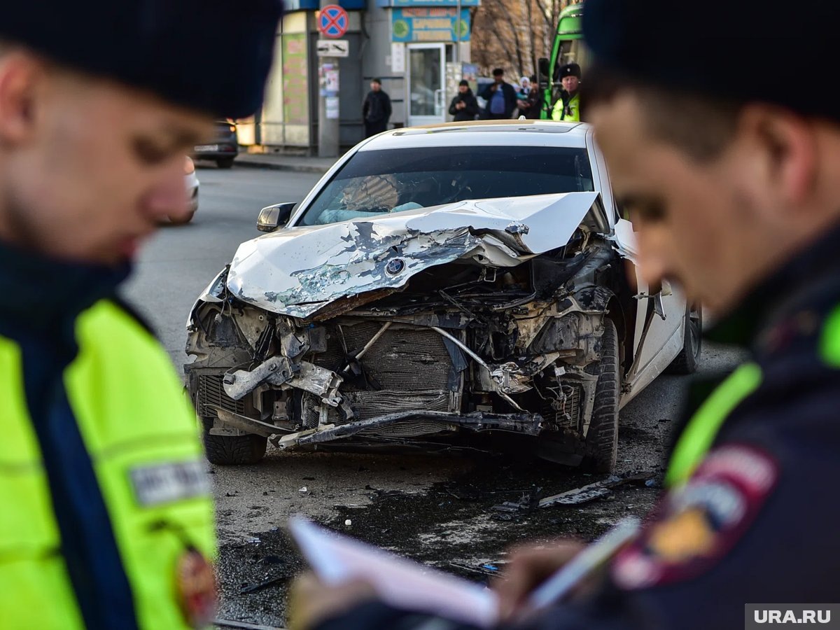     В ДТП под Режом погибли водитель и пассажир, еще один человек в больнице