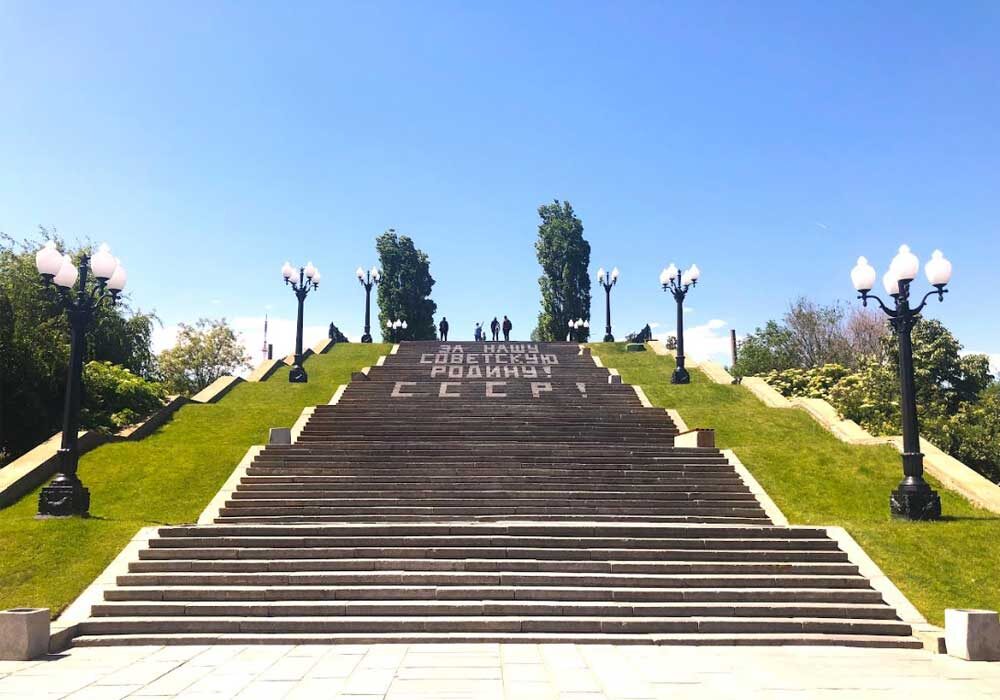Экскурсовод в Волгограде на Мамаев курган