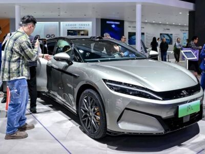    Новая зарядка BYD восполняет запас хода на 400 км за 5 минут