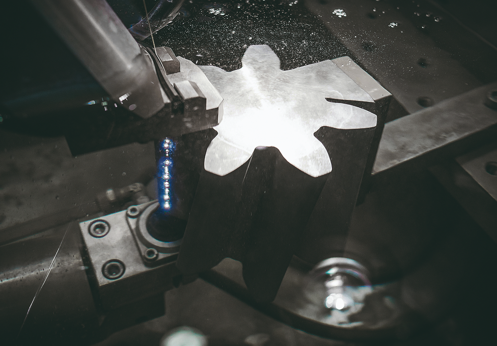 Электроэрозионная обработка детали