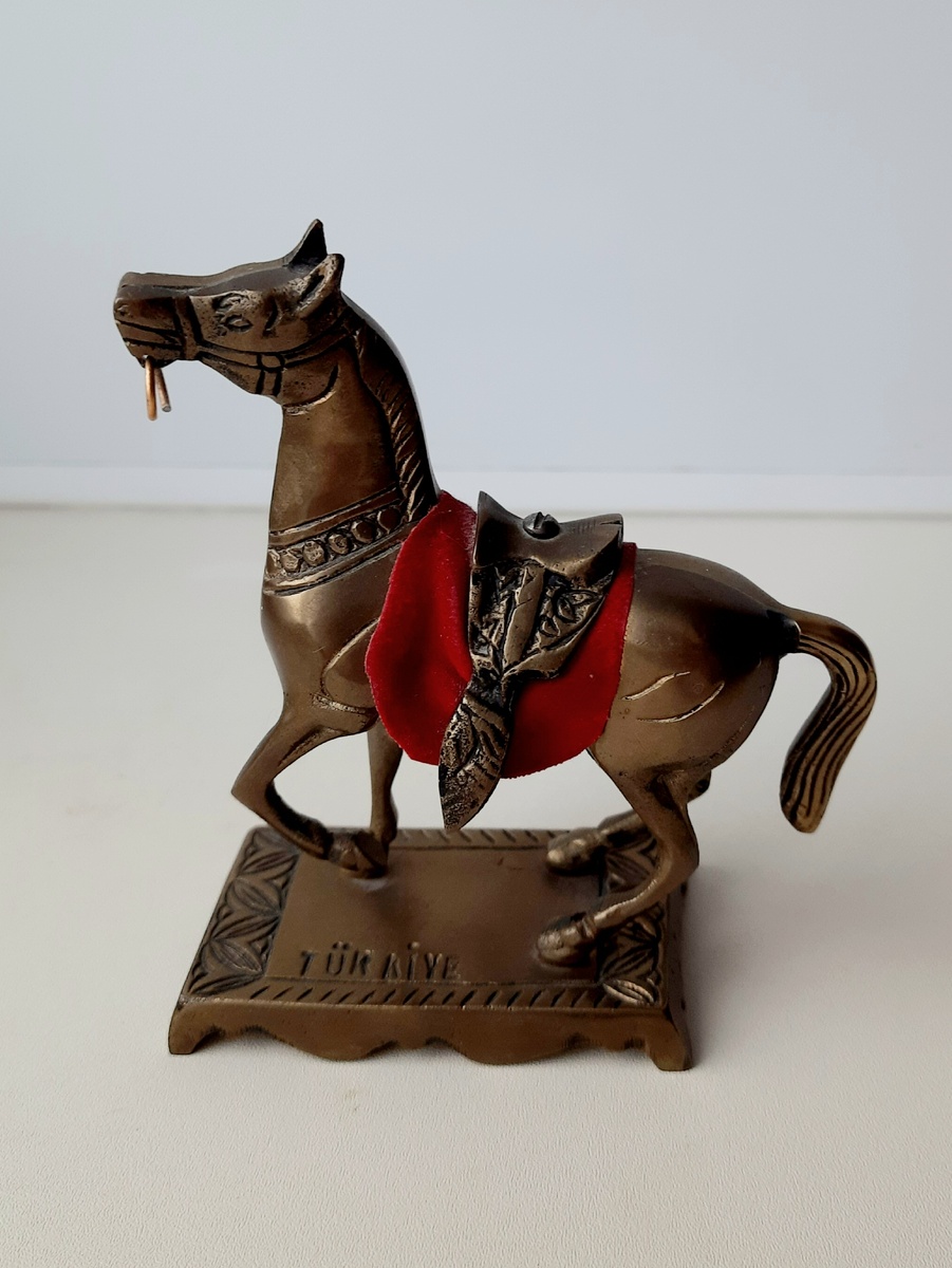 Символ 2026. Когда то привезла из поездки.