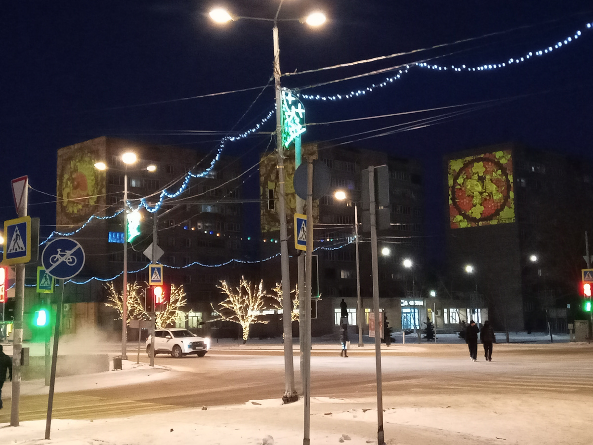 Изображения на торцах домов.