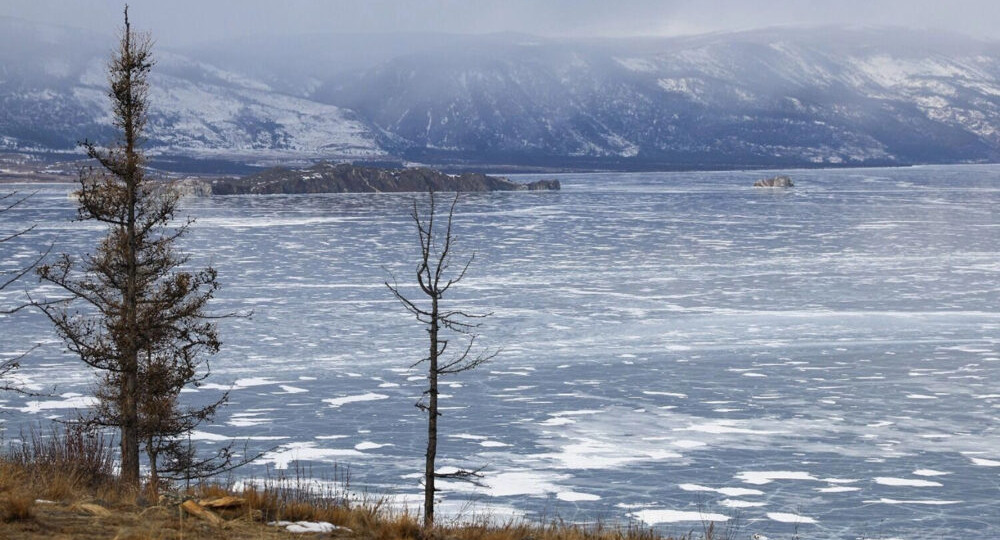 «Нельзя торговать Родиной»: жители Сибири обратились к Путину из-за закона о Байкале