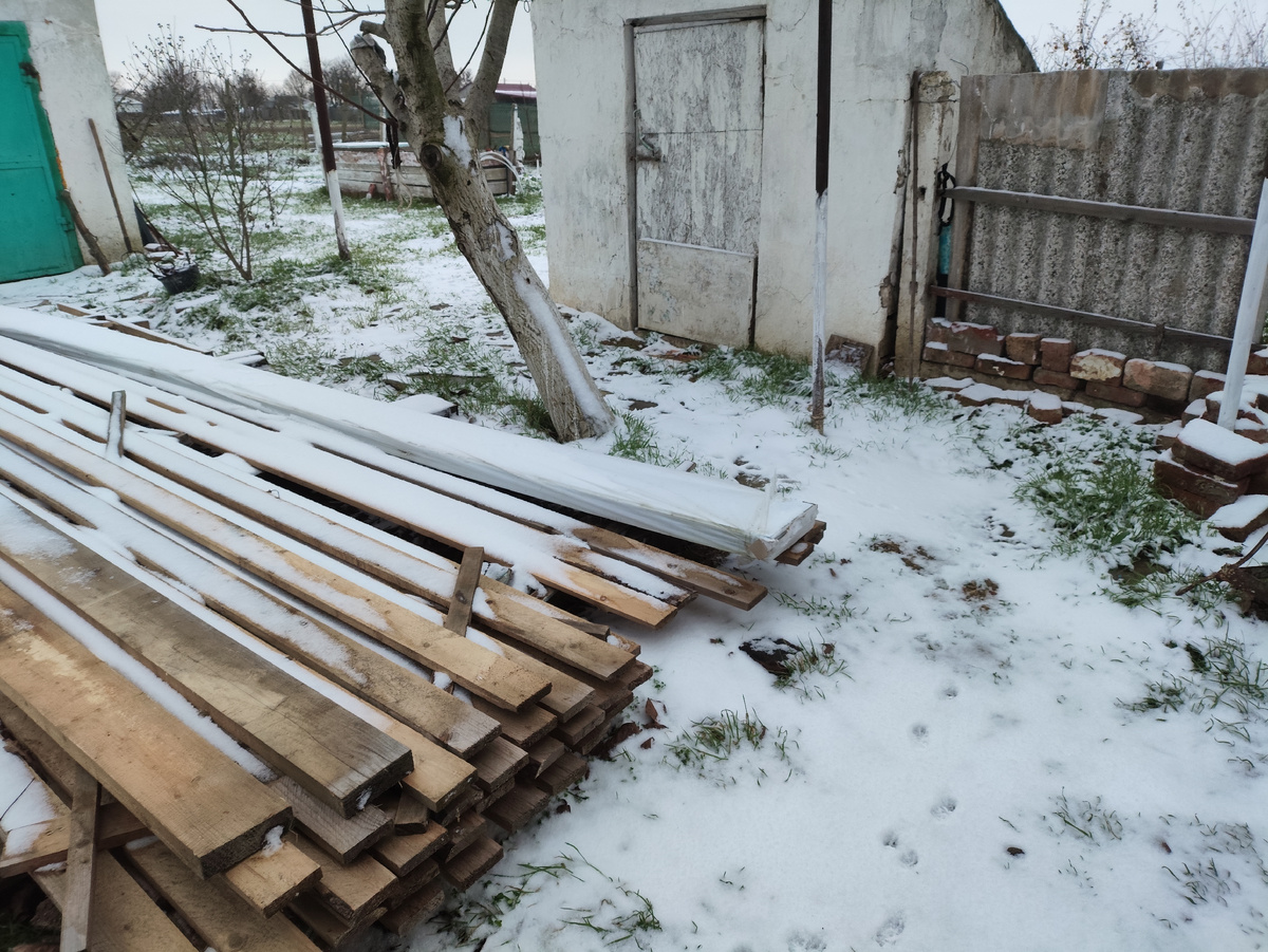 Кстати, вечером было больше снега, уже растаяла часть...