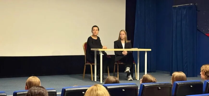    Ксения Аскерова — журналист, редактор новостей в федеральных СМИ, преподаватель Школы журналистики имени Владимира Мезенцева. Интервью о журналистике Анастасия Липова
