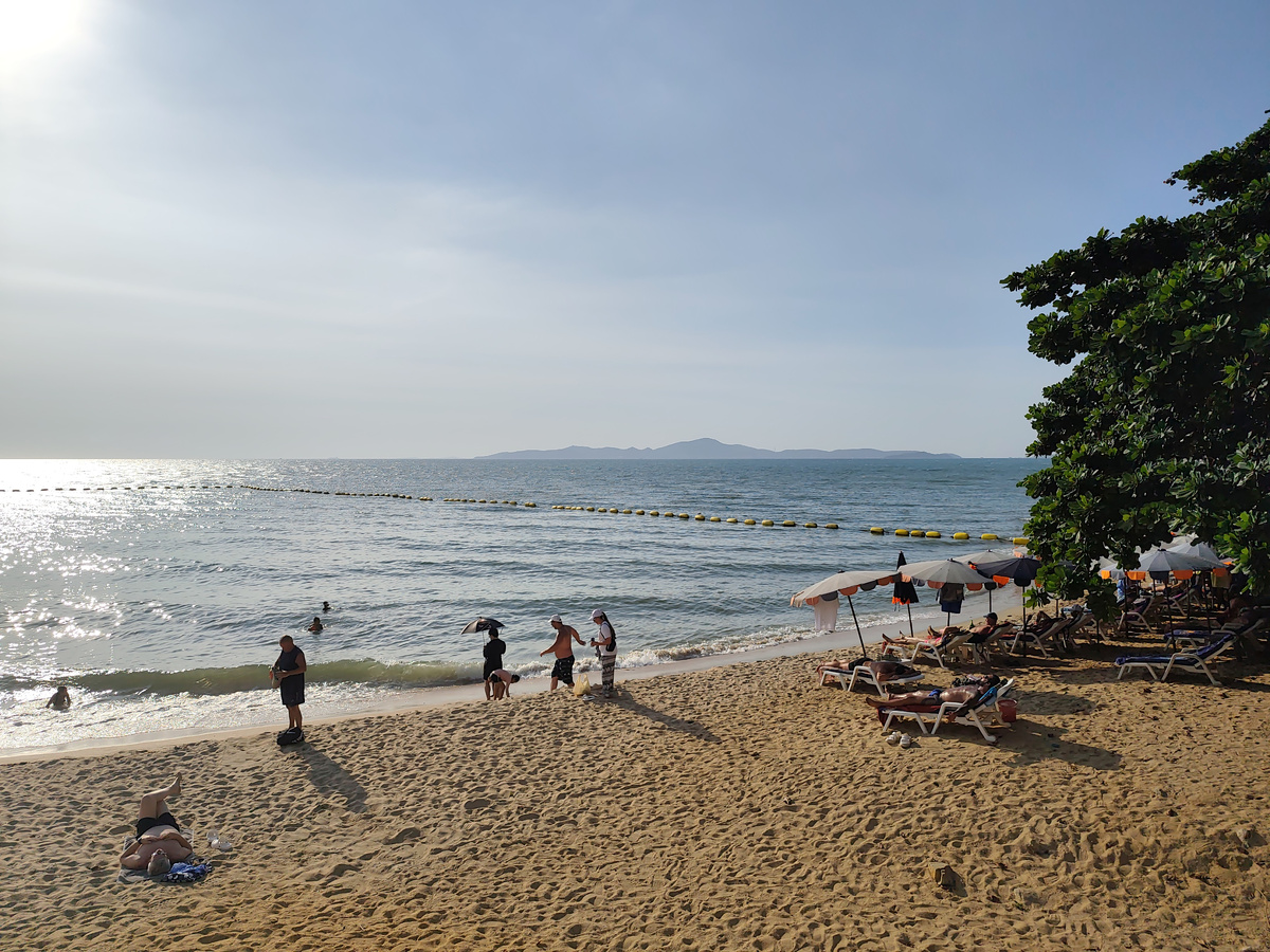 Паттайя, пляж Джомтьен