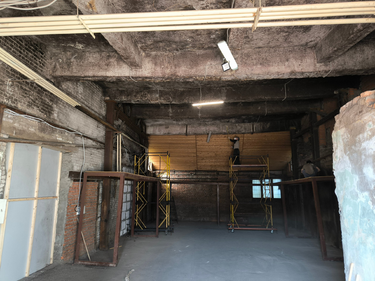 Помещение до ремонта.