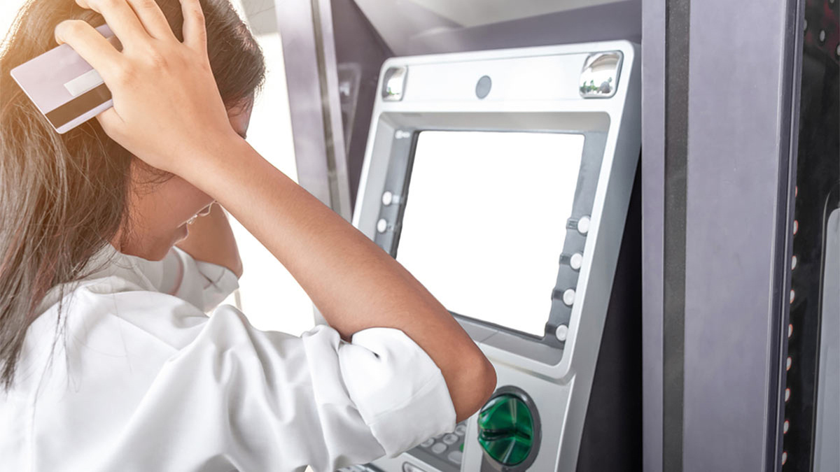 Как правильно снимать наличные, чтобы не нарваться на блокировку?