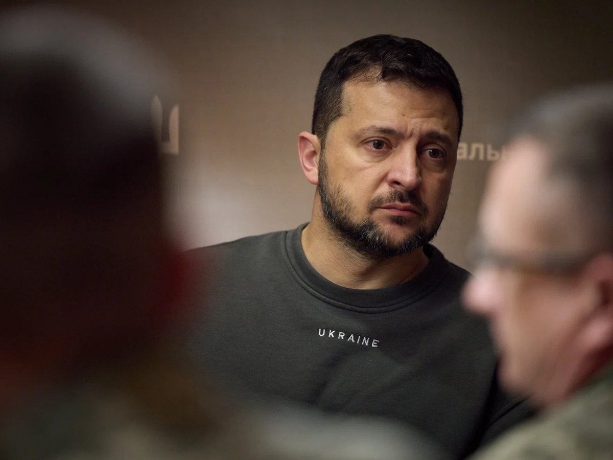     Зеленский ждет от США для Украины почти триллион долларов