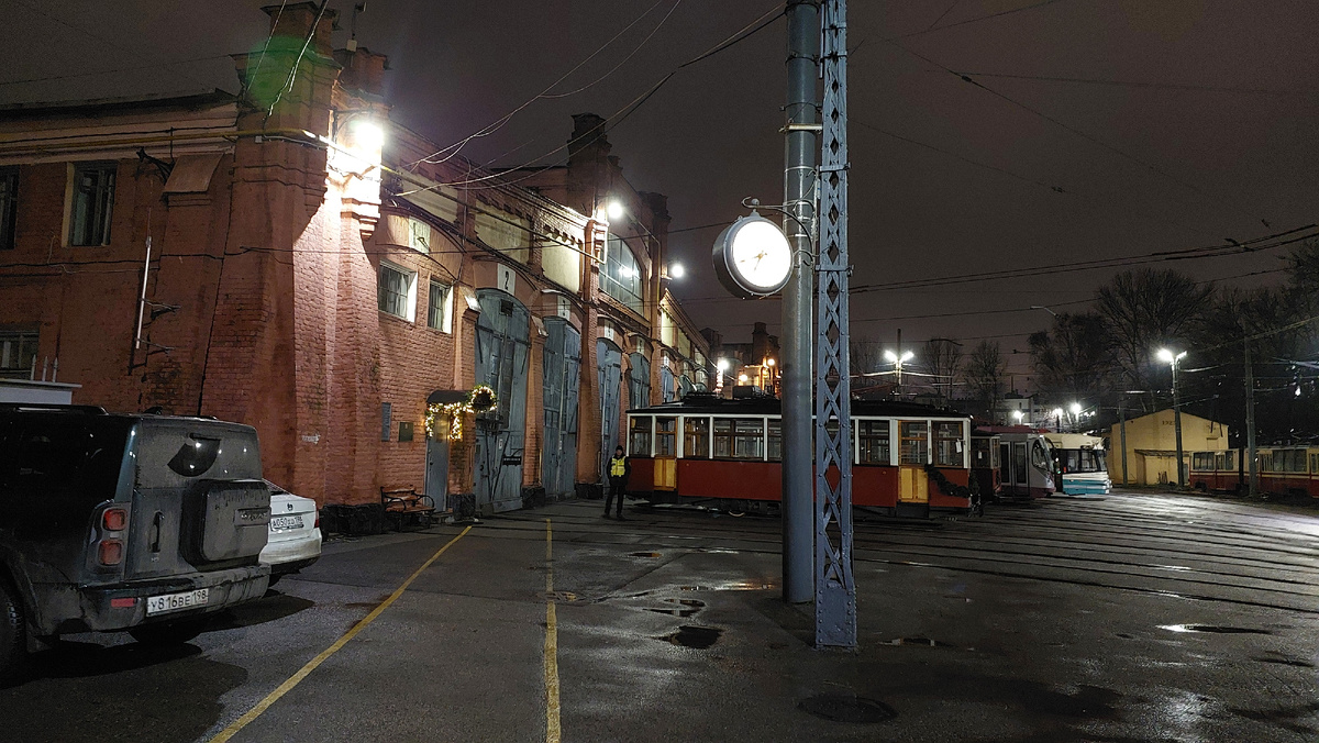 Не трамвайный, но тоже путь (отмечен желтым)