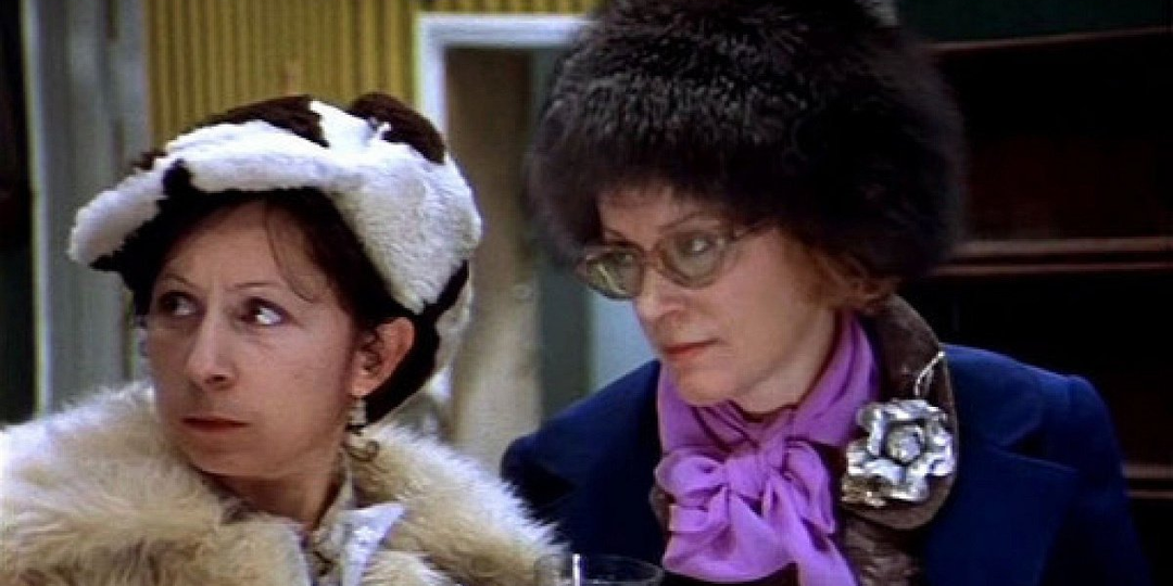 Какой фильм вытеснила с экранов "Ирония судьбы"