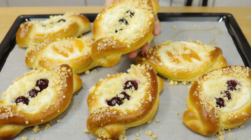 Воздушные булочки - лодочки с творожной начинкой