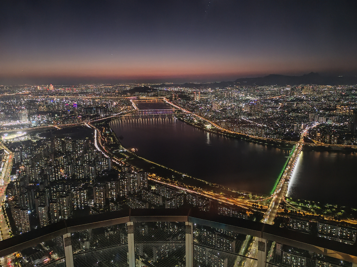 Вид на ночной Сеул. Фото автора