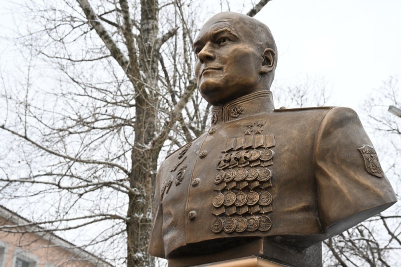    В Донецке присвоили школе имя дважды Героя России Михаила Гудкова