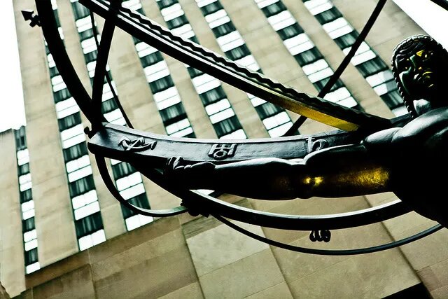 Обложка к книге, изображение взято из интернета.