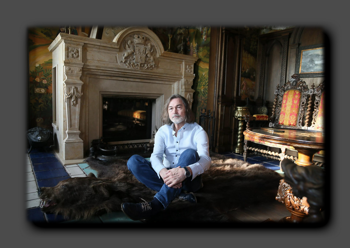 Никас Сафронов. Фото из открытых источников