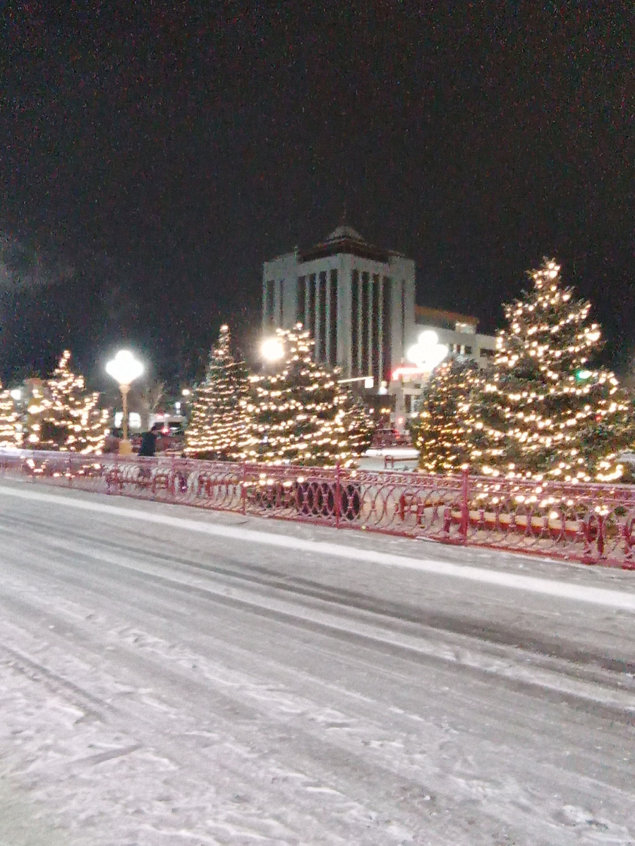 На площади Пагоды семи дней.