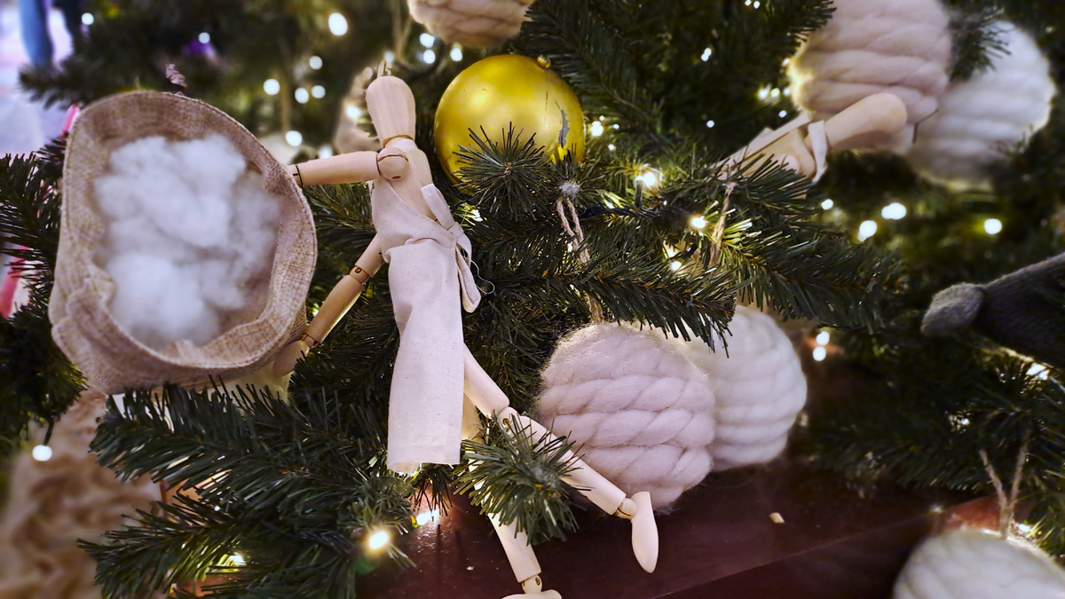 Елочные игрушки. Тренды декабря 2025 г. Зима в Москве