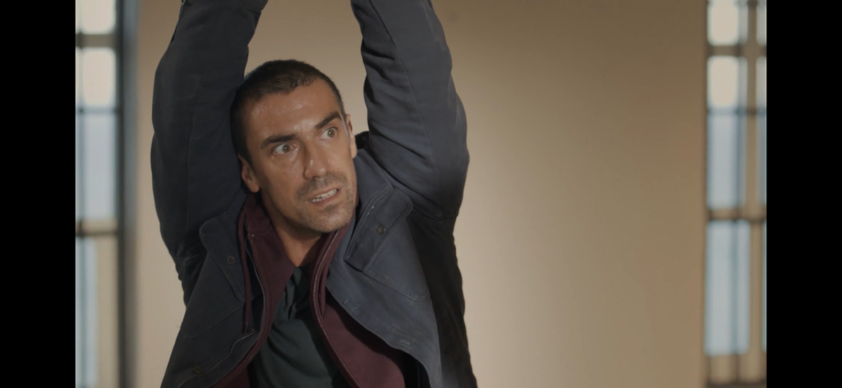 Стоп кадр из сериала «Великолепная двойка»