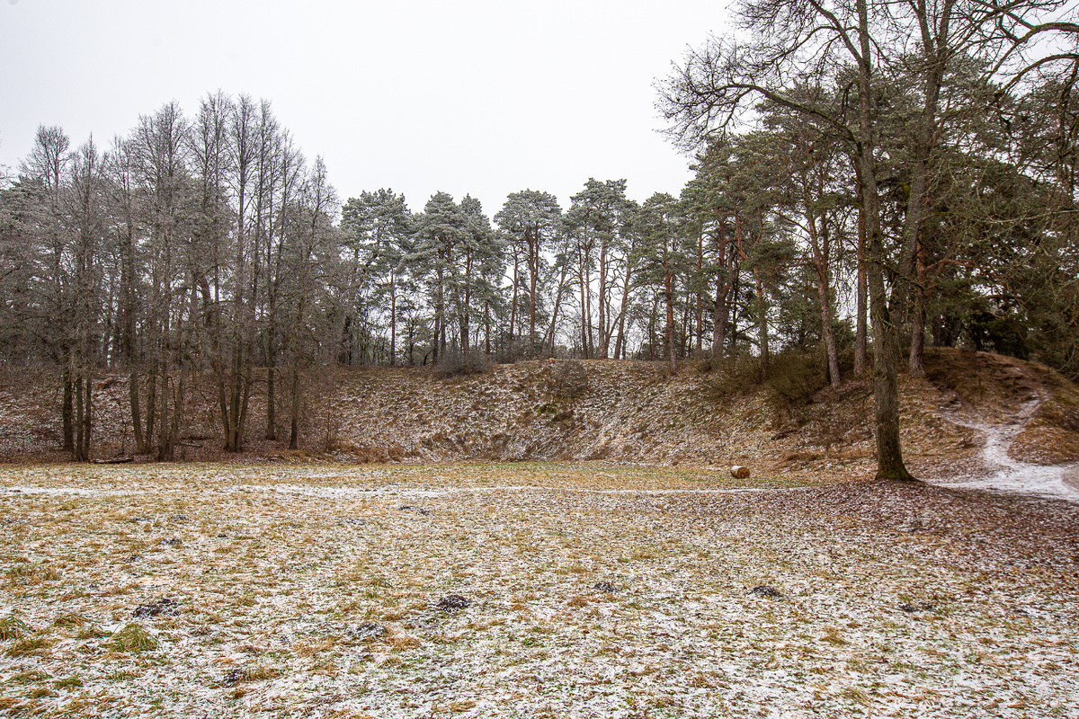 Оборонительные земляные валы древнего Звенигорода. Звенигород, Одинцовский городской округ, Московская область. Фото автора статьи 